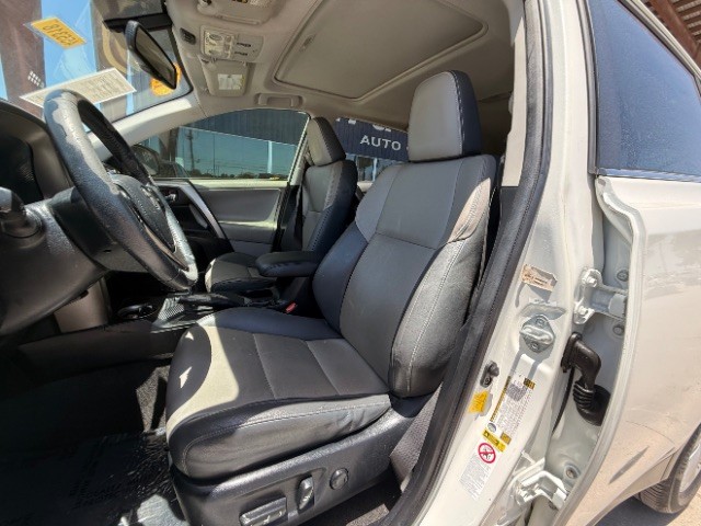 Toyota RAV4 Vehicle Full-screen Gallery Image 08