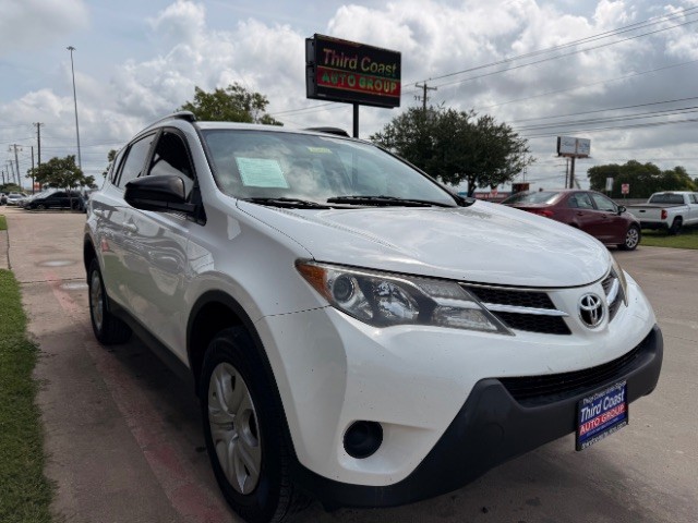 Toyota RAV4 Vehicle Full-screen Gallery Image 02