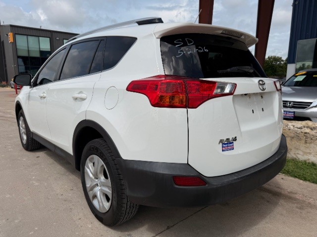Toyota RAV4 Vehicle Full-screen Gallery Image 03