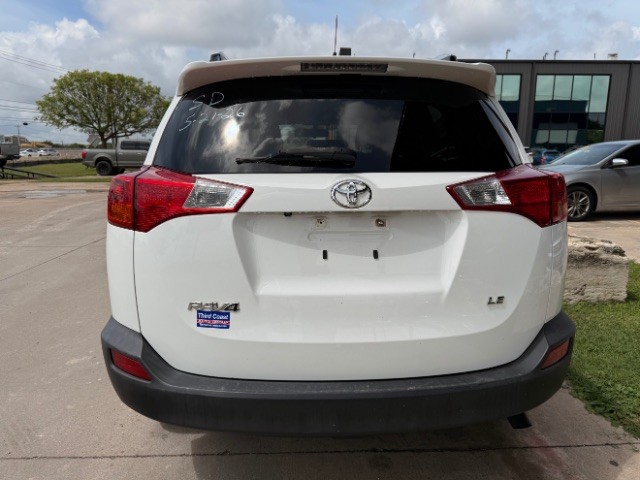 Toyota RAV4 Vehicle Full-screen Gallery Image 04