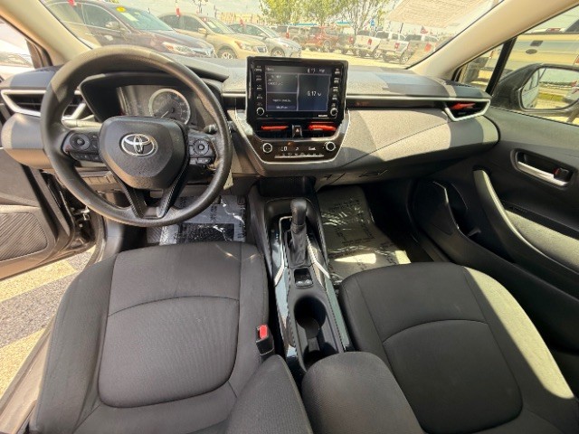Toyota Corolla Vehicle Full-screen Gallery Image 09