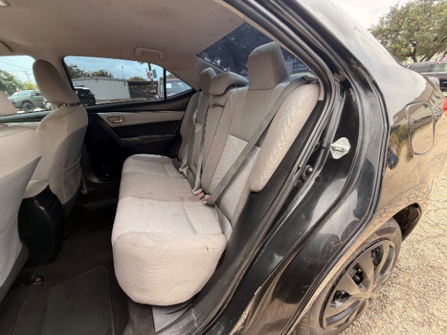 Toyota Corolla Vehicle Full-screen Gallery Image 08