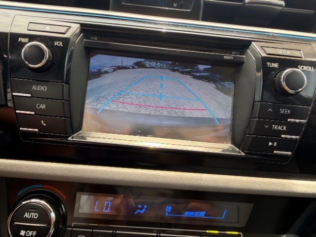 Toyota Corolla Vehicle Full-screen Gallery Image 10