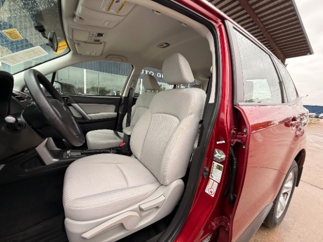 Subaru Forester Vehicle Full-screen Gallery Image 07