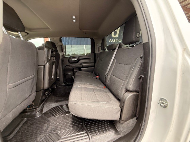 Chevrolet Silverado 1500 LTD Vehicle Full-screen Gallery Image 08