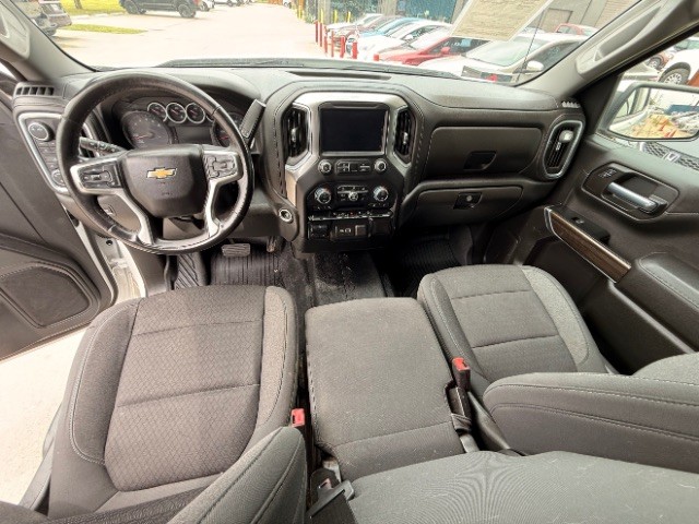 Chevrolet Silverado 1500 LTD Vehicle Full-screen Gallery Image 09