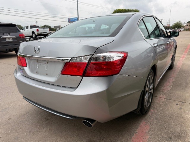 Honda Accord Sedan Vehicle Full-screen Gallery Image 04