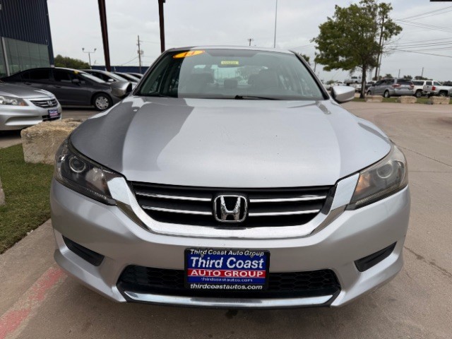 Honda Accord Sedan Vehicle Full-screen Gallery Image 06