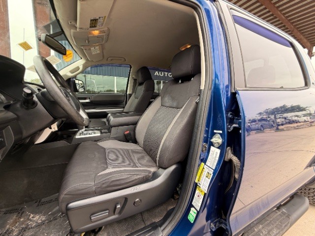 Toyota Tundra Vehicle Full-screen Gallery Image 07
