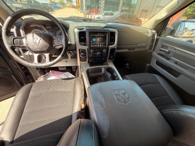Ram 1500 Vehicle Full-screen Gallery Image 09