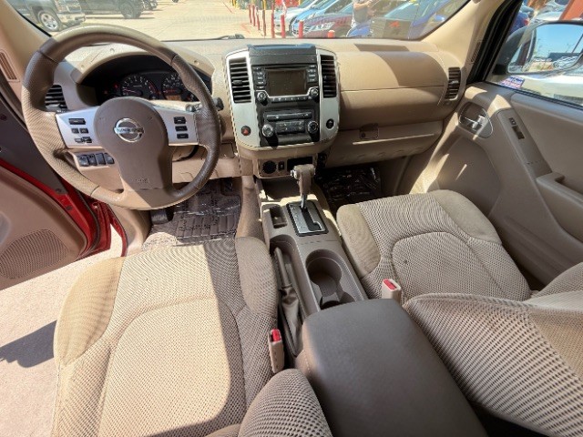 Nissan Frontier Vehicle Full-screen Gallery Image 09