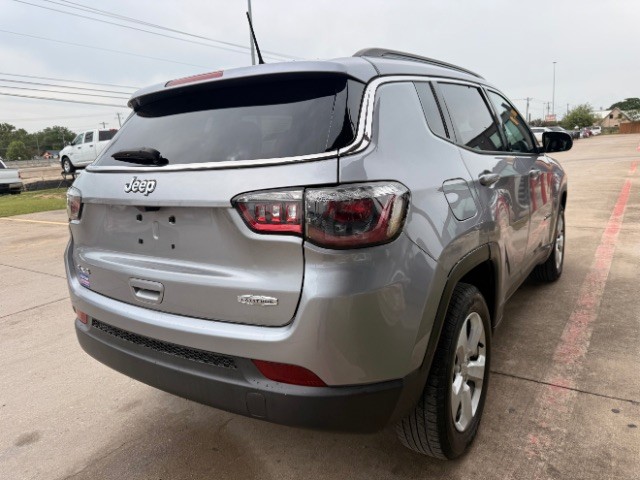 Jeep Compass Vehicle Full-screen Gallery Image 04