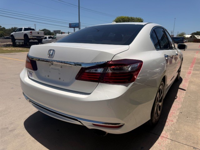 Honda Accord Sedan Vehicle Full-screen Gallery Image 04