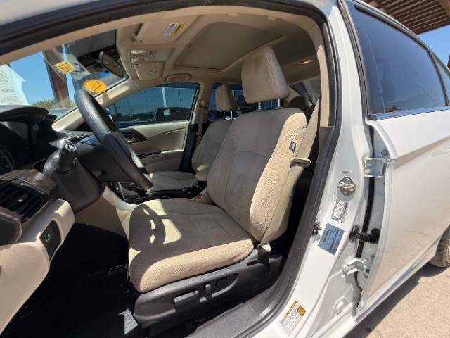 Honda Accord Sedan Vehicle Full-screen Gallery Image 07