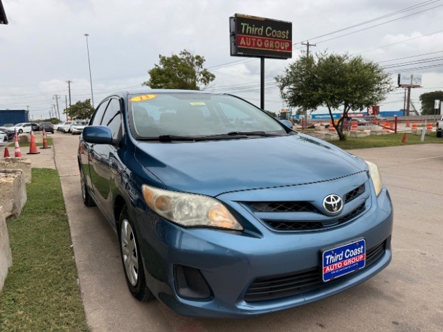 Toyota Corolla Vehicle Full-screen Gallery Image 02