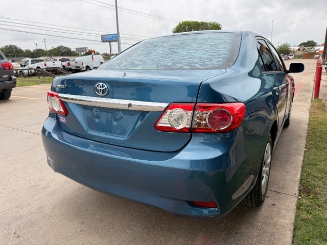 Toyota Corolla Vehicle Full-screen Gallery Image 04