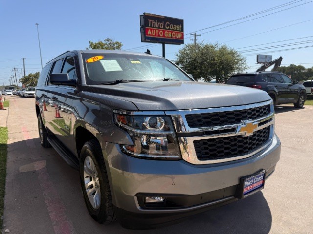 Chevrolet Suburban Vehicle Full-screen Gallery Image 02