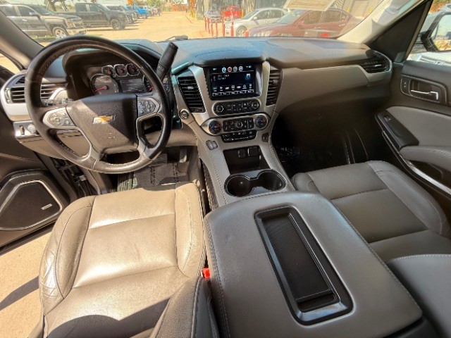 Chevrolet Suburban Vehicle Full-screen Gallery Image 11