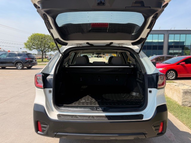 Subaru Outback Vehicle Full-screen Gallery Image 06