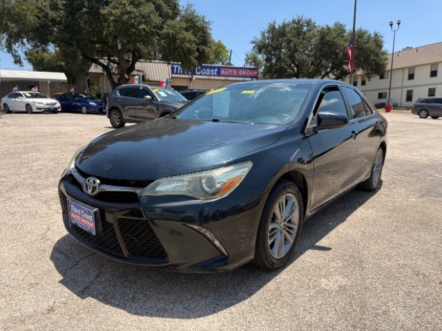 Toyota Camry Vehicle Full-screen Gallery Image 02