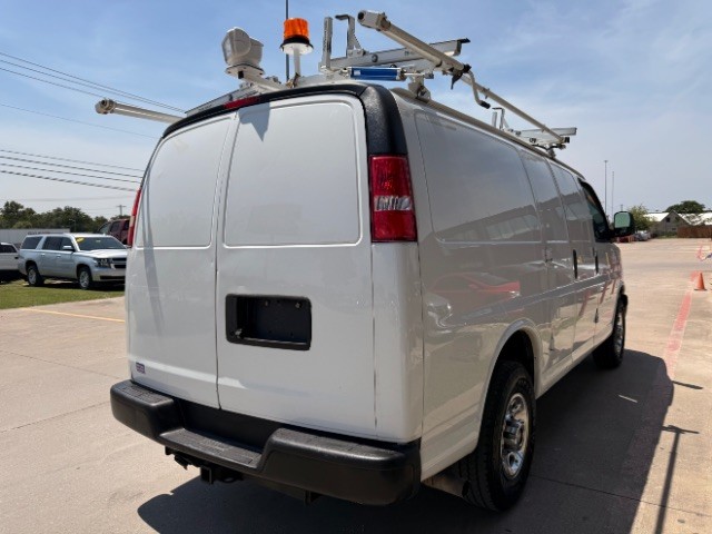 Chevrolet Express Cargo Van Vehicle Full-screen Gallery Image 04