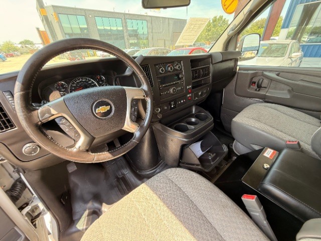 Chevrolet Express Cargo Van Vehicle Full-screen Gallery Image 09