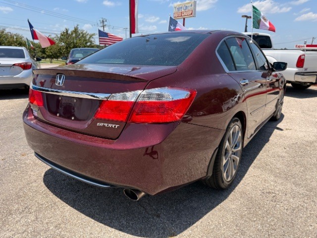 Honda Accord Sedan Vehicle Full-screen Gallery Image 04