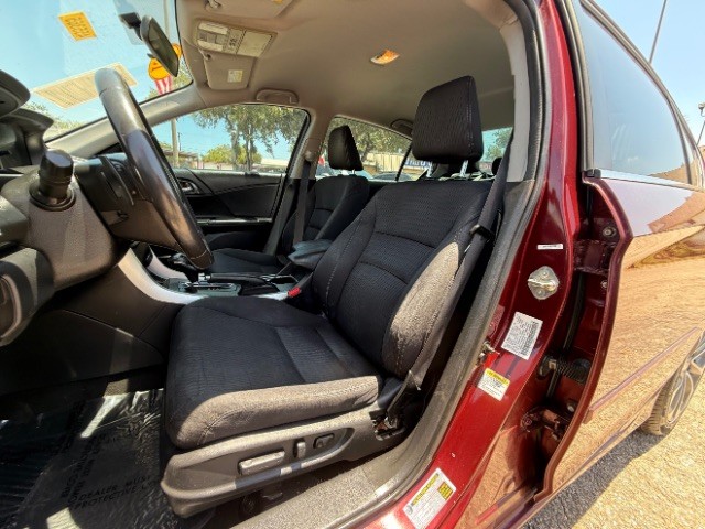 Honda Accord Sedan Vehicle Full-screen Gallery Image 07