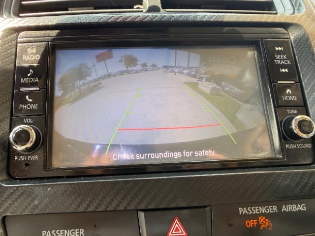 Mitsubishi Outlander Sport Vehicle Full-screen Gallery Image 10