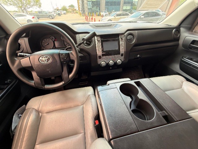 Toyota Tundra 2WD Vehicle Full-screen Gallery Image 09
