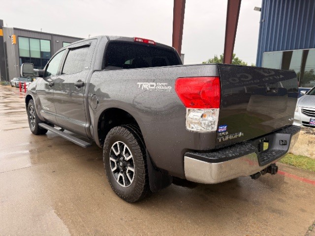 Toyota Tundra 4WD Vehicle Full-screen Gallery Image 03