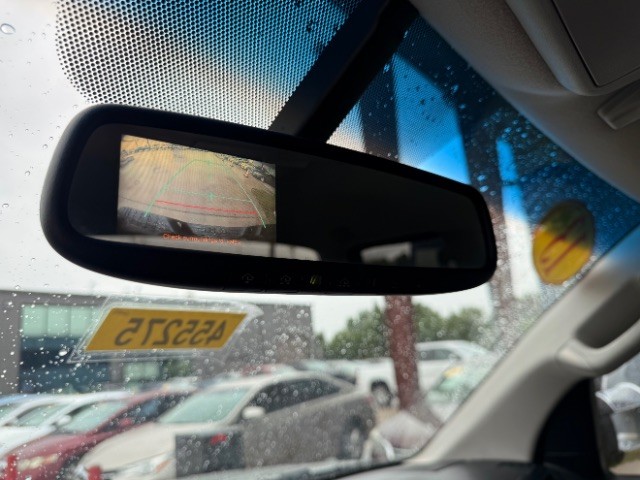 Toyota Tundra 4WD Vehicle Full-screen Gallery Image 10