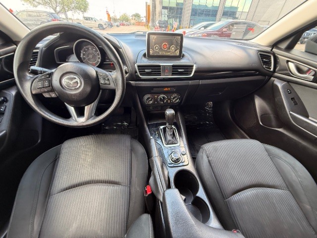 Mazda Mazda3 Sedan Vehicle Full-screen Gallery Image 09
