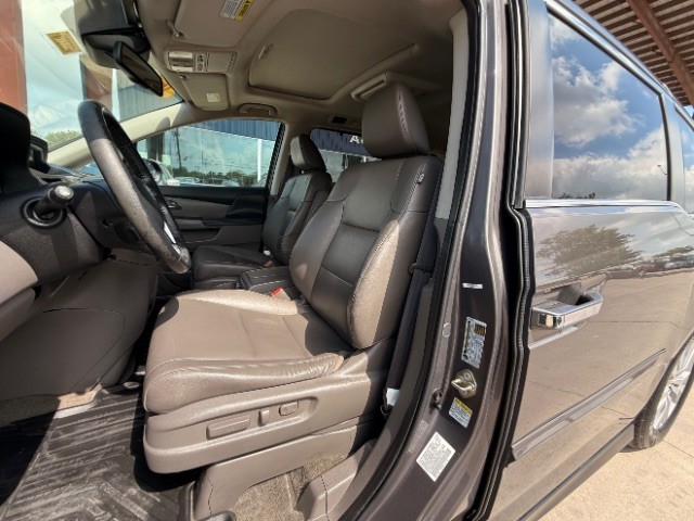 Honda Odyssey Vehicle Full-screen Gallery Image 08