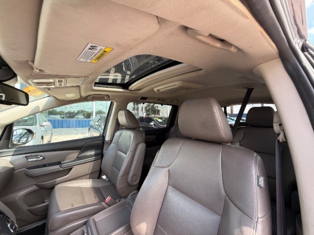 Honda Odyssey Vehicle Full-screen Gallery Image 12