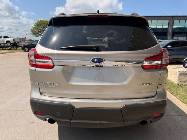 Subaru Ascent Vehicle Full-screen Gallery Image 05