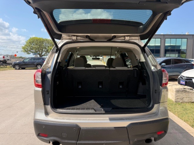 Subaru Ascent Vehicle Full-screen Gallery Image 06