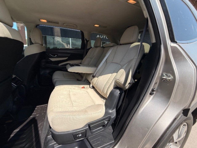 Subaru Ascent Vehicle Full-screen Gallery Image 08