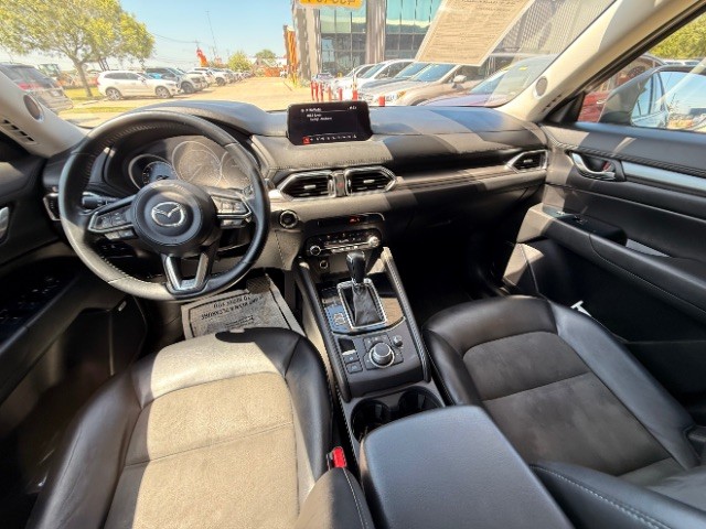 Mazda CX-5 Vehicle Full-screen Gallery Image 10