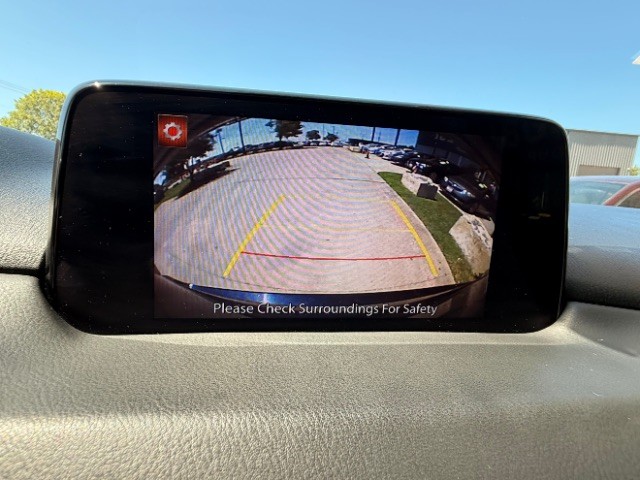 Mazda CX-5 Vehicle Full-screen Gallery Image 12