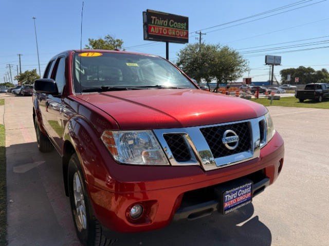 Nissan Frontier Vehicle Full-screen Gallery Image 02