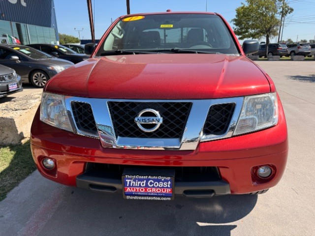 Nissan Frontier Vehicle Full-screen Gallery Image 07