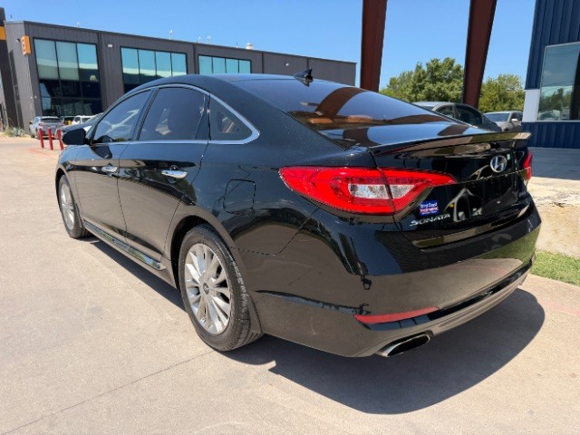 Hyundai Sonata Vehicle Full-screen Gallery Image 03