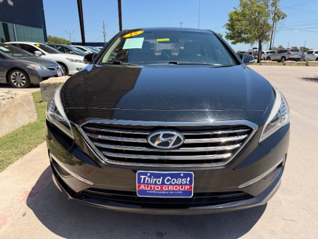 Hyundai Sonata Vehicle Full-screen Gallery Image 06