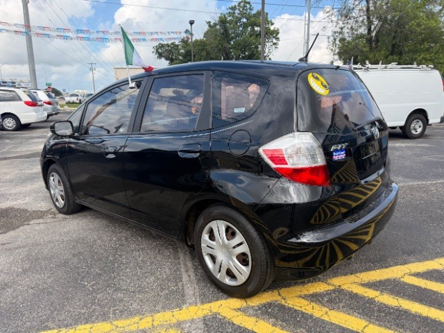 Honda Fit Vehicle Full-screen Gallery Image 04