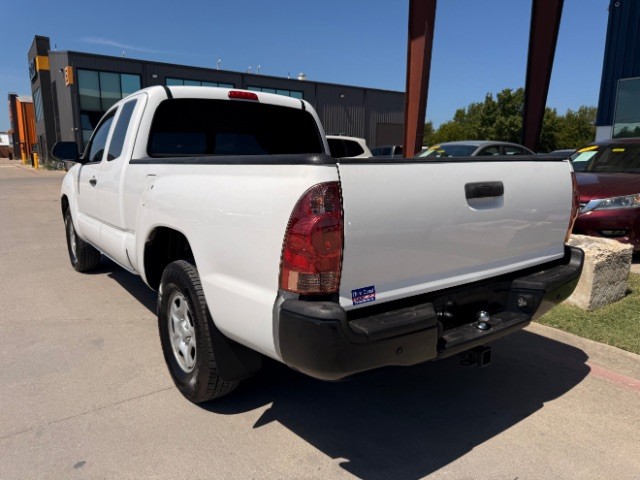 Toyota Tacoma Vehicle Full-screen Gallery Image 03