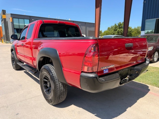 Toyota Tacoma Vehicle Full-screen Gallery Image 03