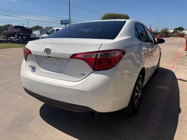 Toyota Corolla Vehicle Full-screen Gallery Image 04