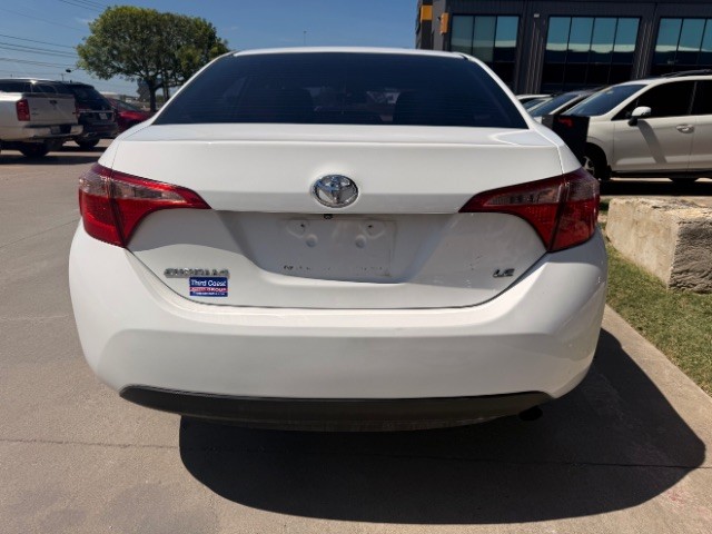 Toyota Corolla Vehicle Full-screen Gallery Image 05