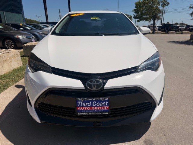 Toyota Corolla Vehicle Full-screen Gallery Image 06
